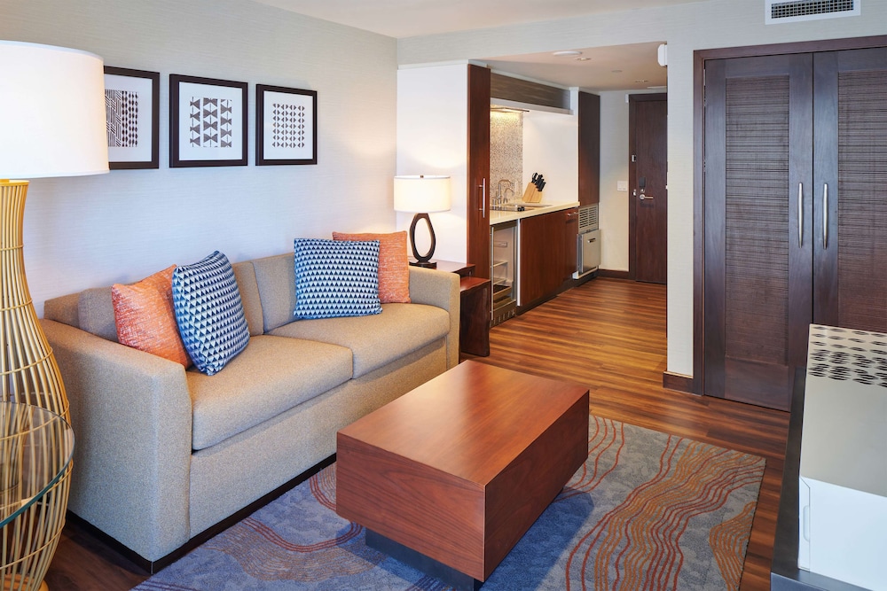 Hokulani Waikiki By Hilton Grand Vacations 51/68