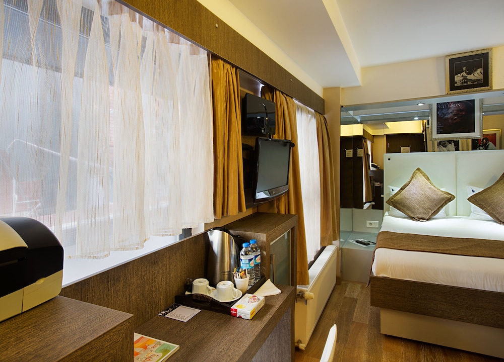 Jazz Hotel 29/70