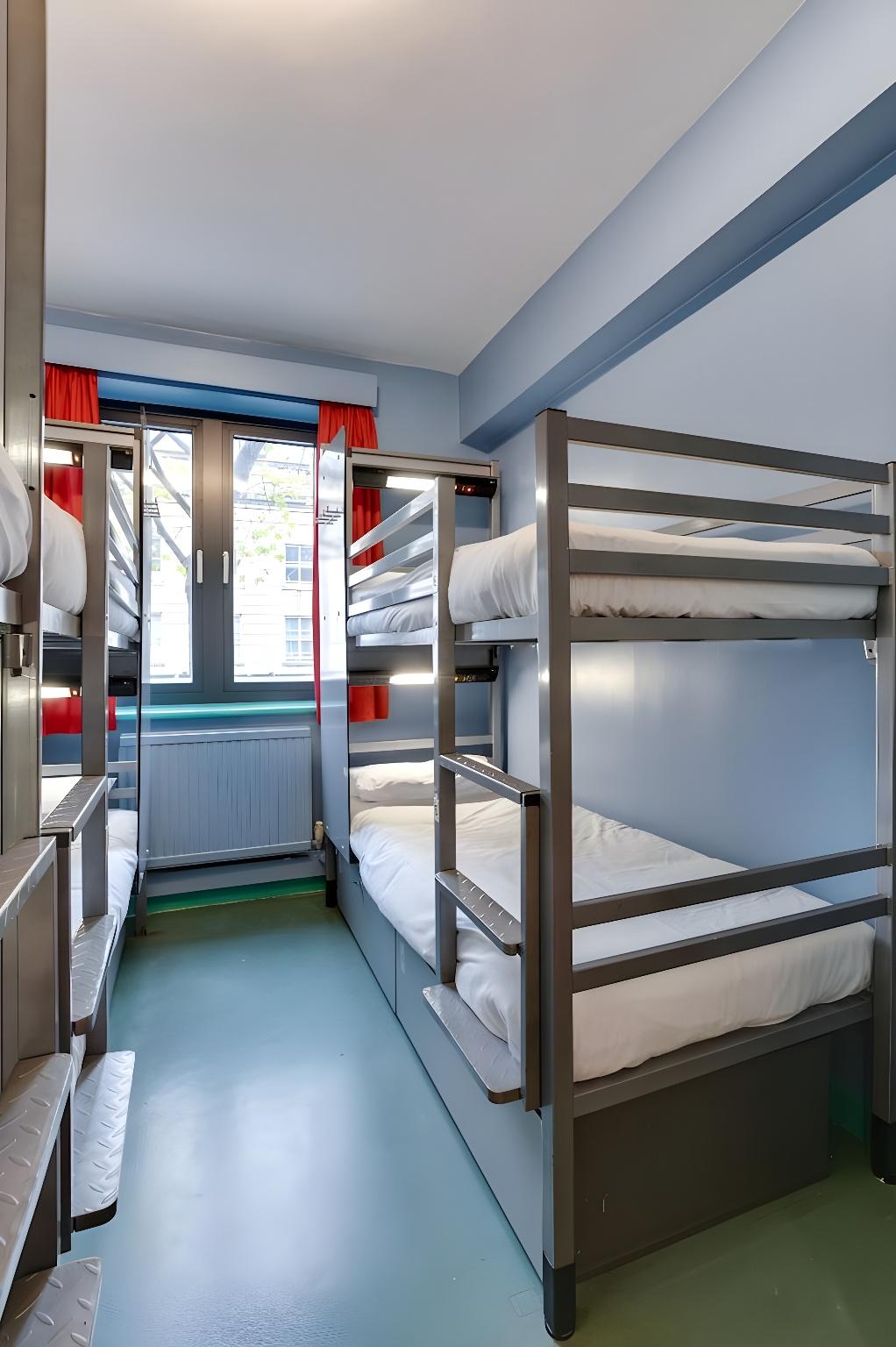 Female Dorm, 10 Beds, 2 Double Beds, Shared Bathroom