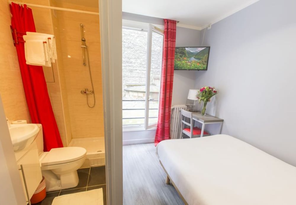 Hipotel Pere Lachaise Hotel 7/60