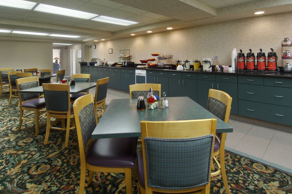 Economy Inn & Suites Shreveport 26/30