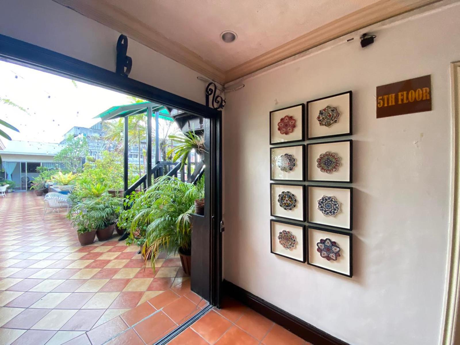 Stonehouse Bed And Breakfast 5/50