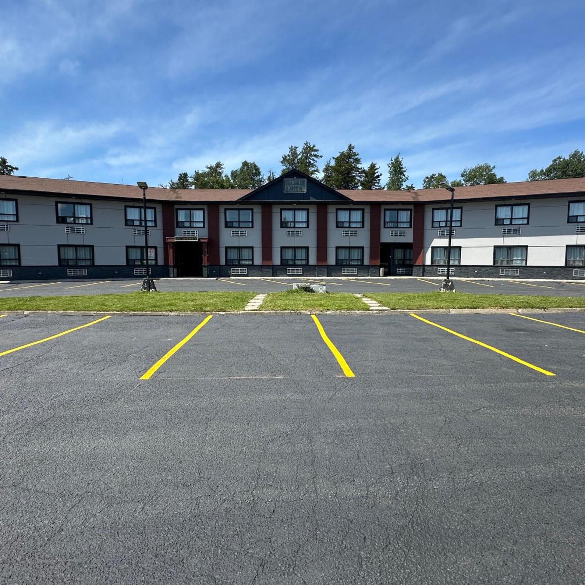 HWY 17 Hotel 39/50