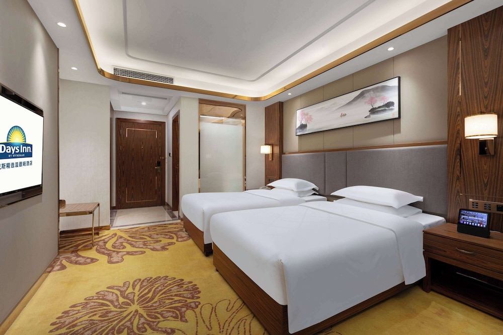DELUXE, TWIN BEDS