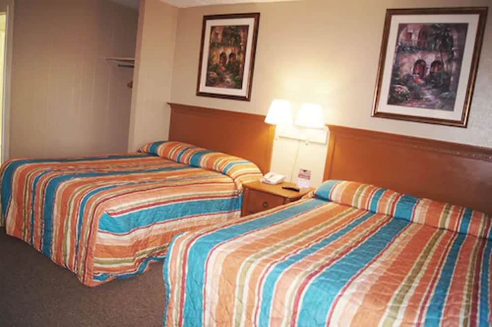 The Oceanfront Viking Motel 8/40