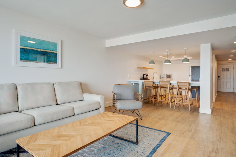 Hadley House Resort 32/64