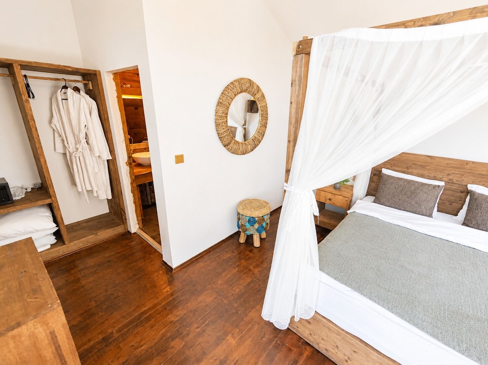 Private, Queen Bed, Hot Tub، Symbola Oludeniz Beach Hotel 8/10