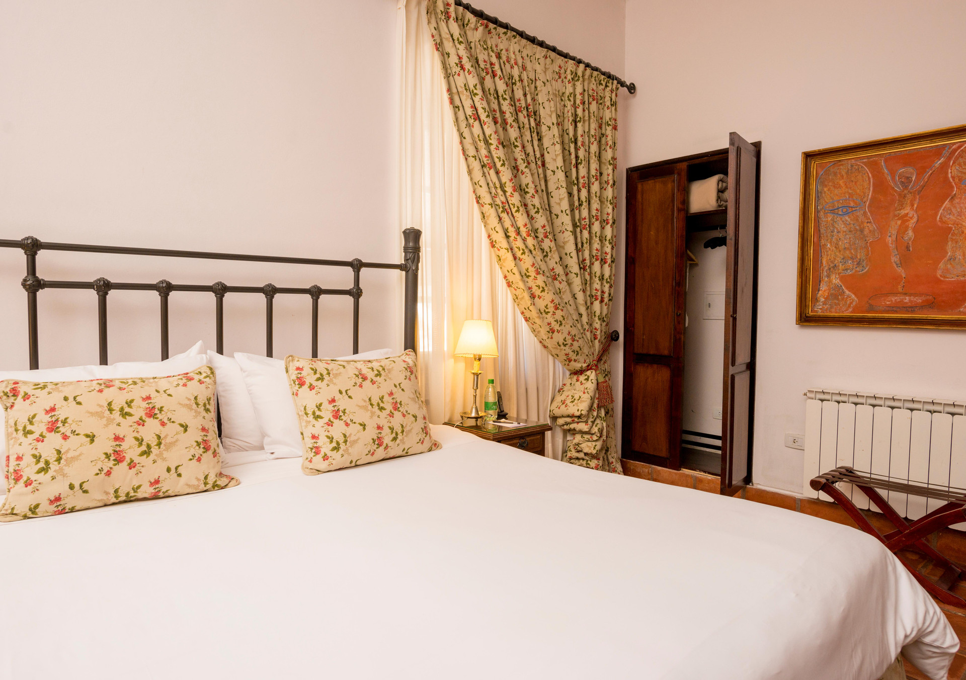 Deluxe, Double Bed, Hill View