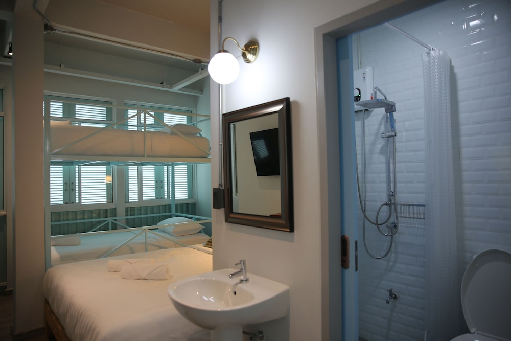 Latima Boutique Hostel 52/56