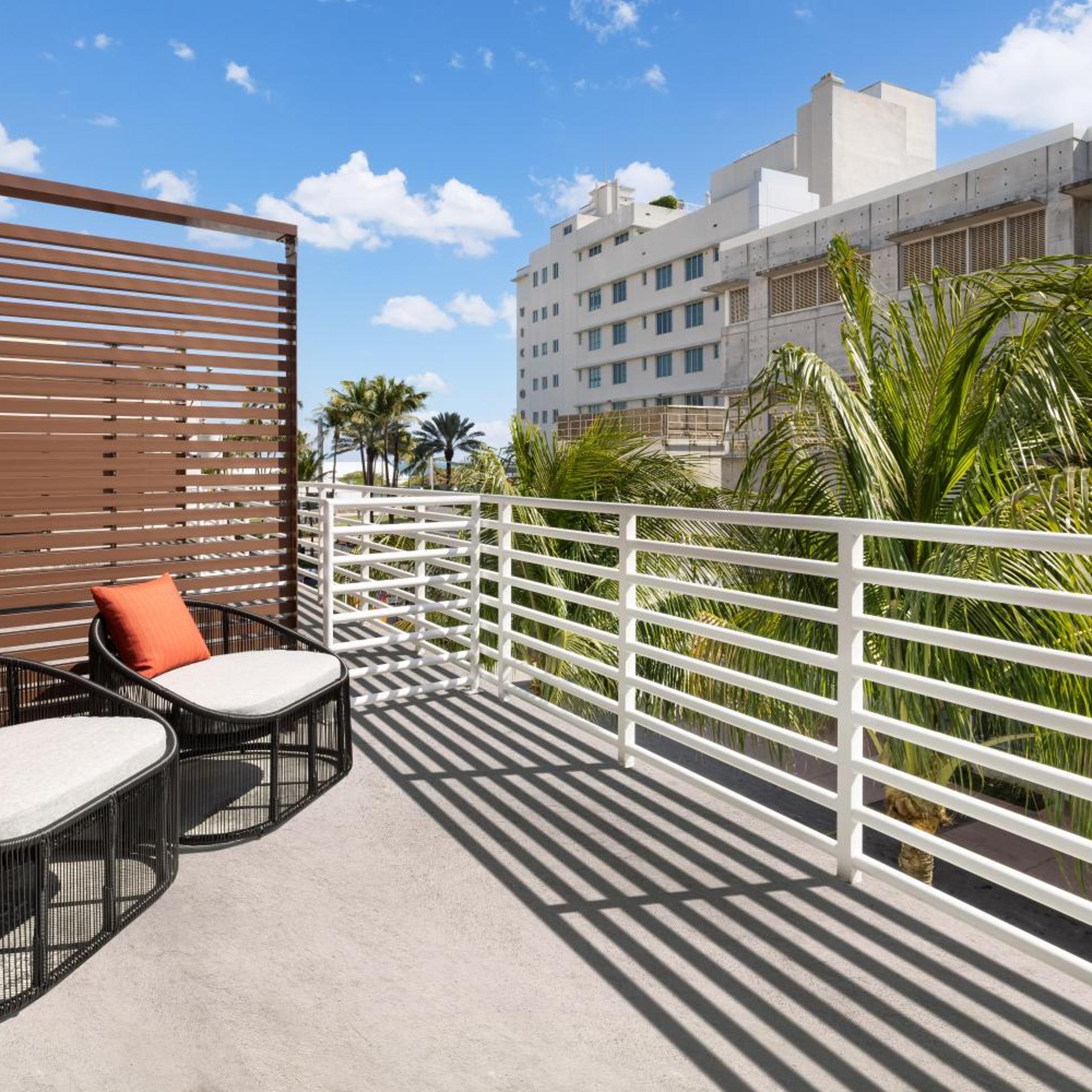Collins Court South Beach 27/29