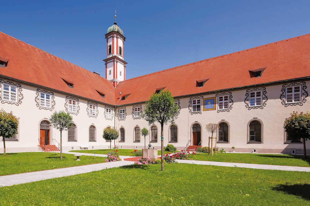 Kuroase Im Kloster 63/67