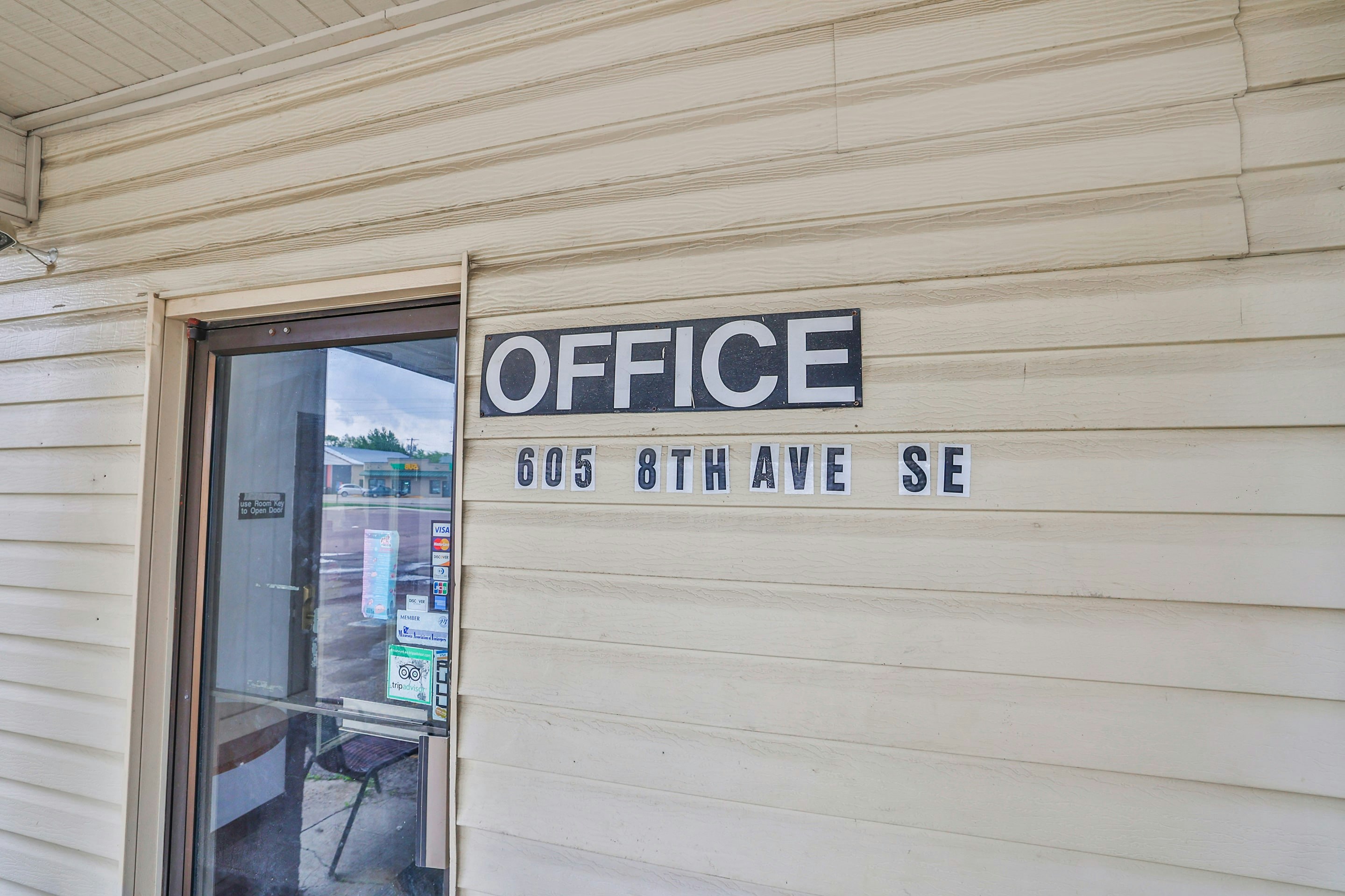 OYO Hotel Pipestone MN, Canterbury Park 35/45
