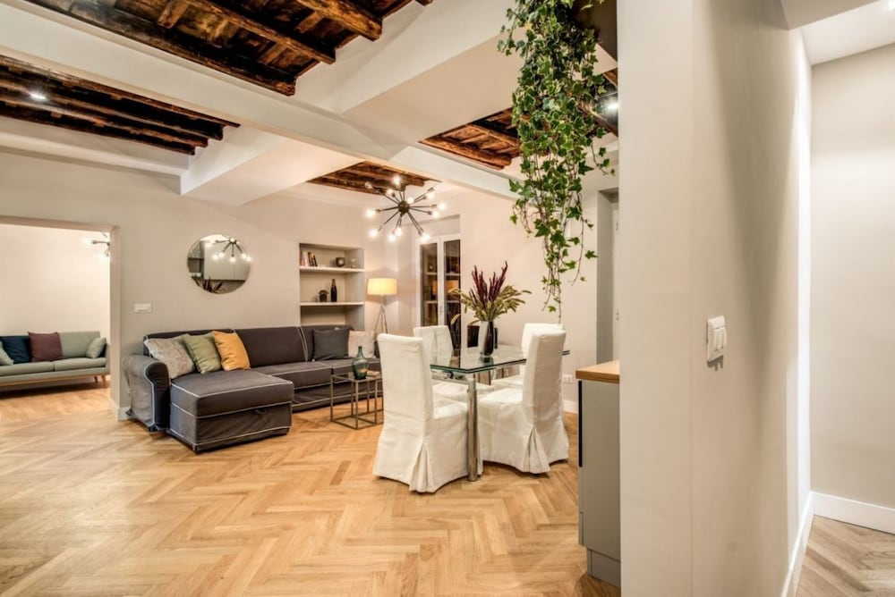Trevi Fountain Superior 3 bdr apartment 36/49