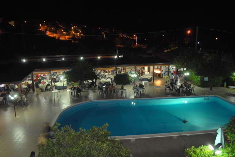 Club Esse Aquilia Beach Village 44/52