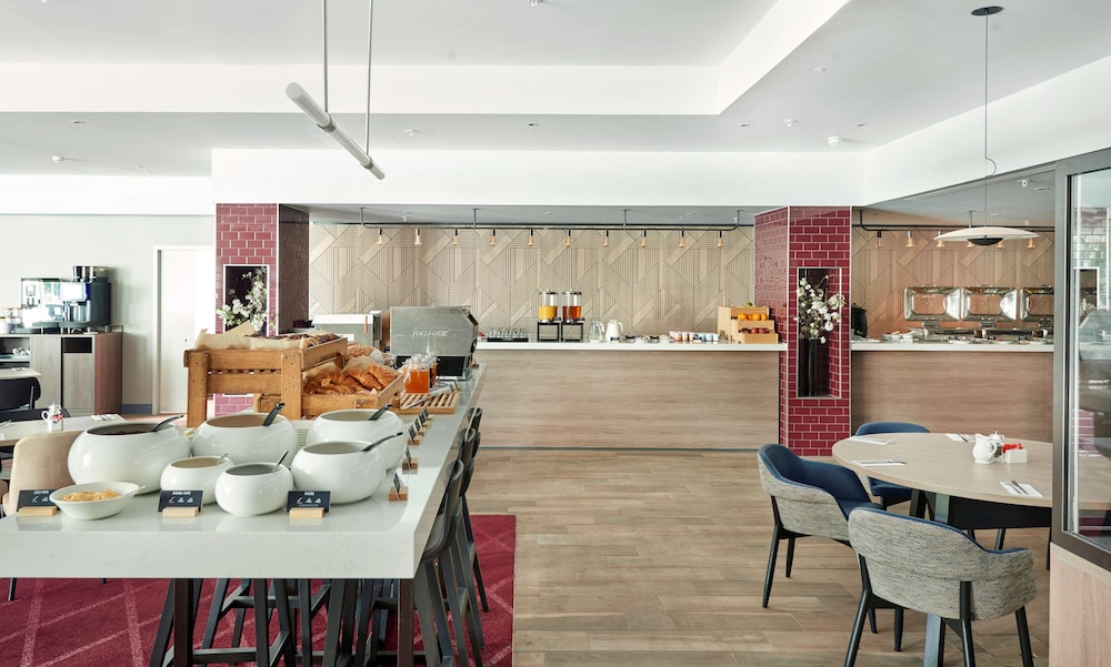 HYATT PLACE LONDON HEATHROW AIRPORT 57/77