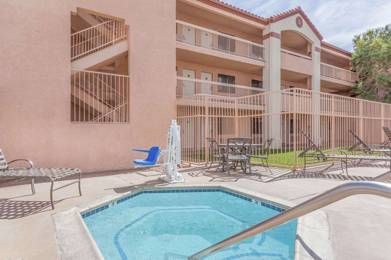 Motel6 Barstow, CA - Mojave Desert Stop - I-15 9/16