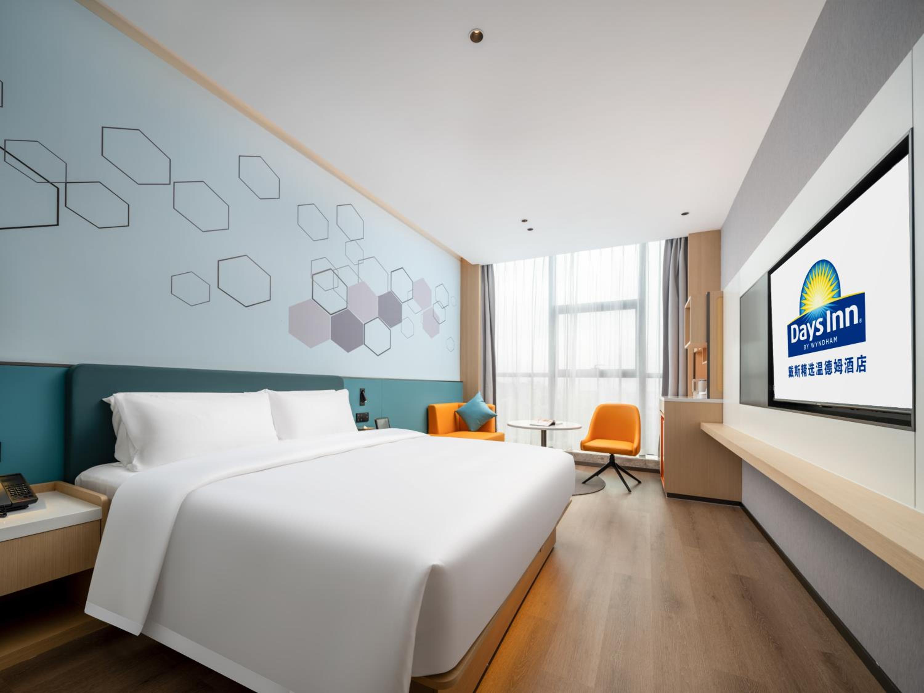 Room, King Bed, City View