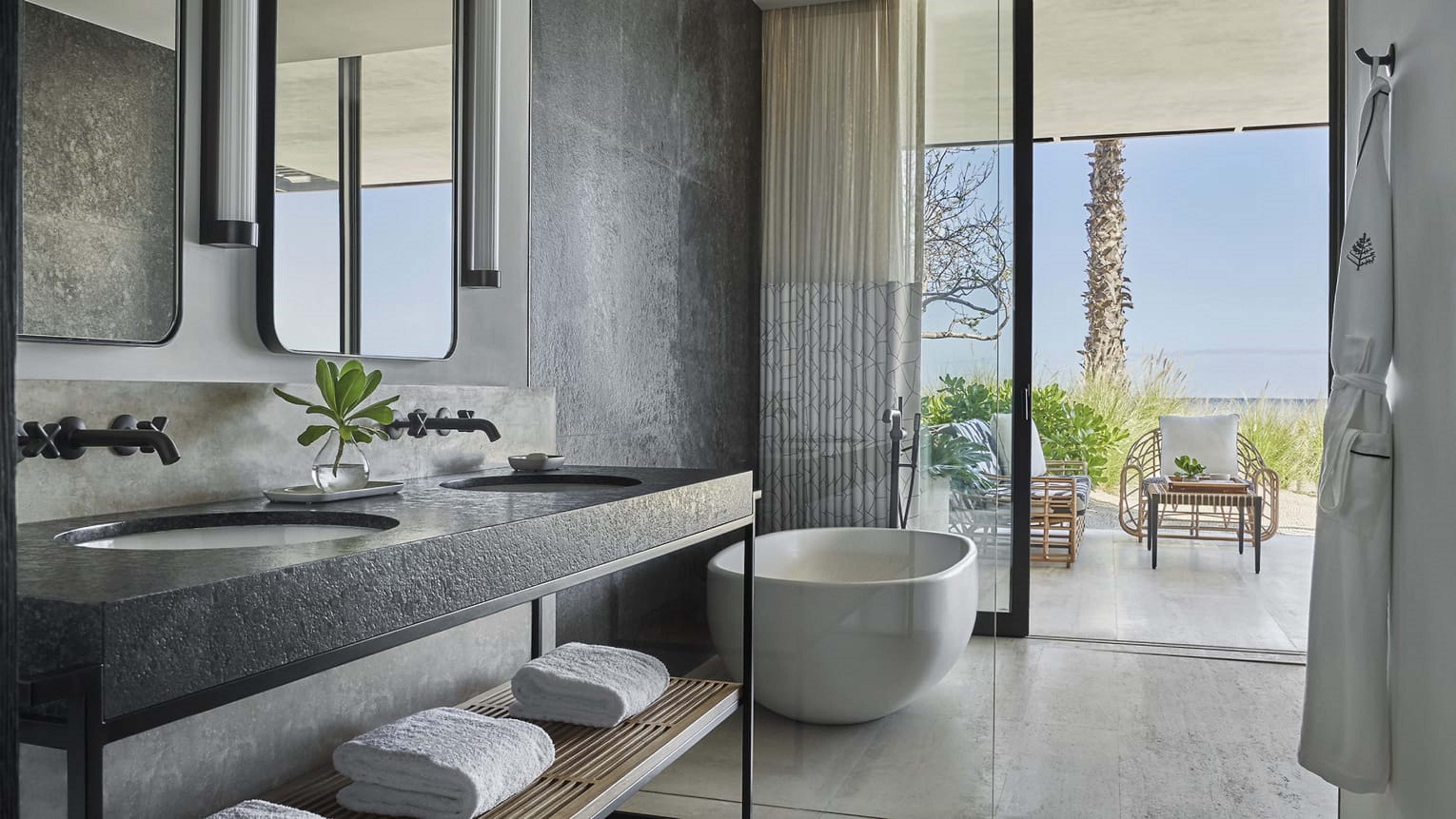 Suite, Ocean Front