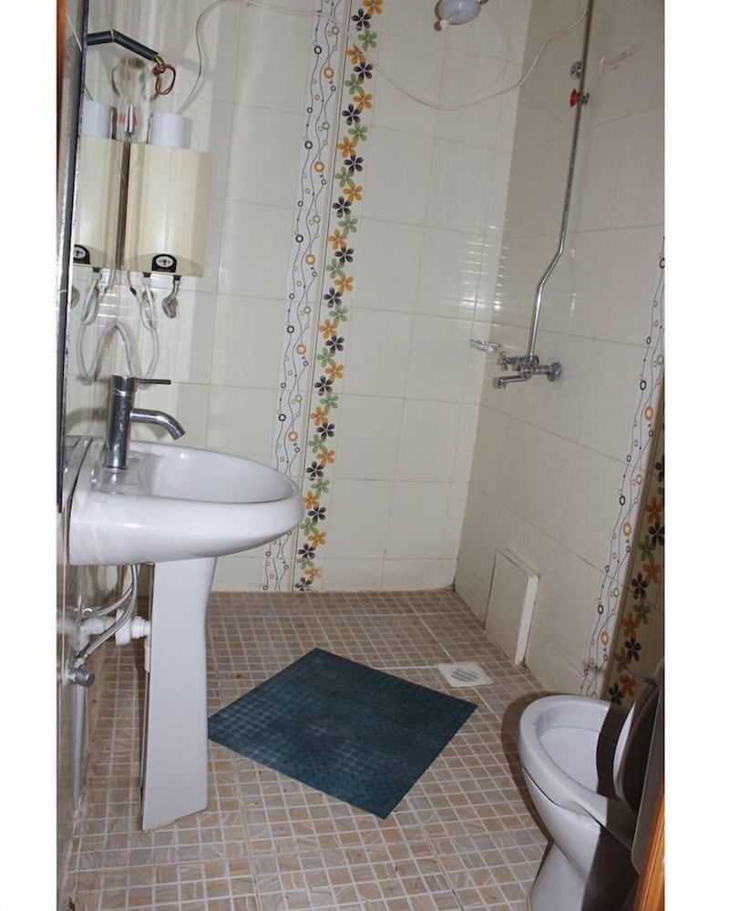 DELUXE, TWIN BEDS
