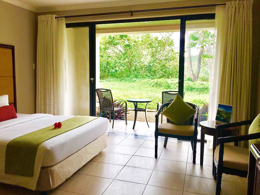 Fairways And Bluewater Newcoast Boracay 44/76
