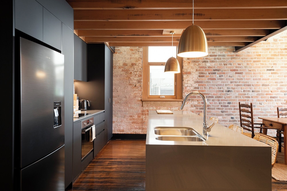 The Rox Hobart 25/38