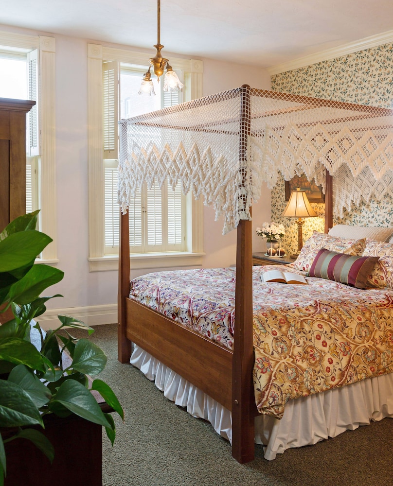 Washington House Inn 13/70