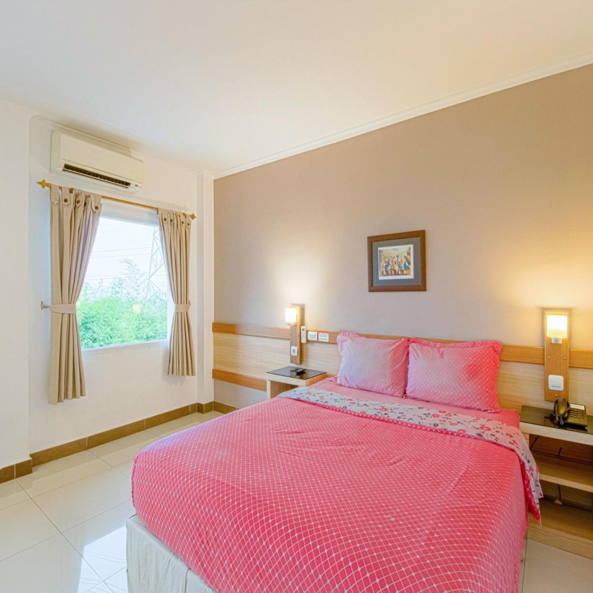 غرفة ديلوكس بسرير مزدوج، Citrus House Com Bogor 2/9