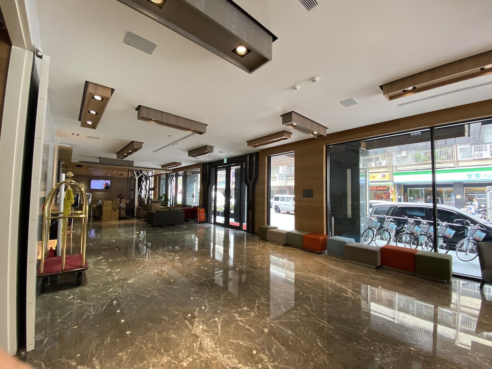 Gogo Hotel 7/56