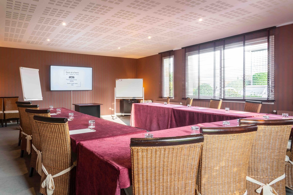 Hotel Le Manoir de La Poterie And Spa 60/72
