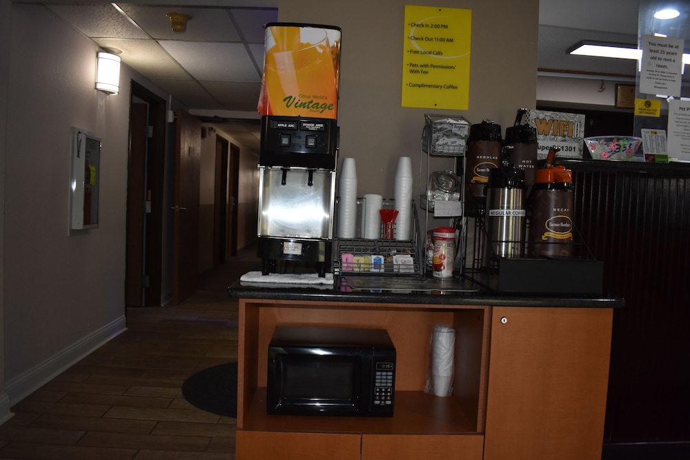 La Vale Inn Cumberland Area 17/19