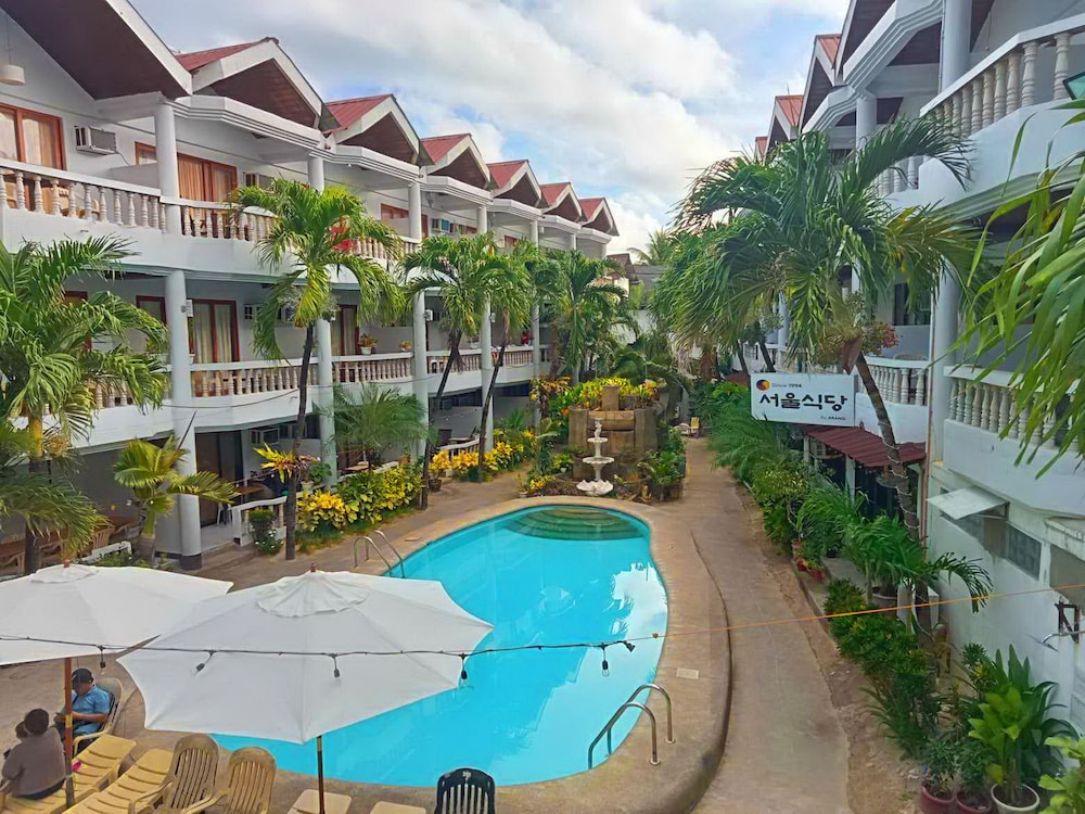 Boracay Peninsula Resort 30/38