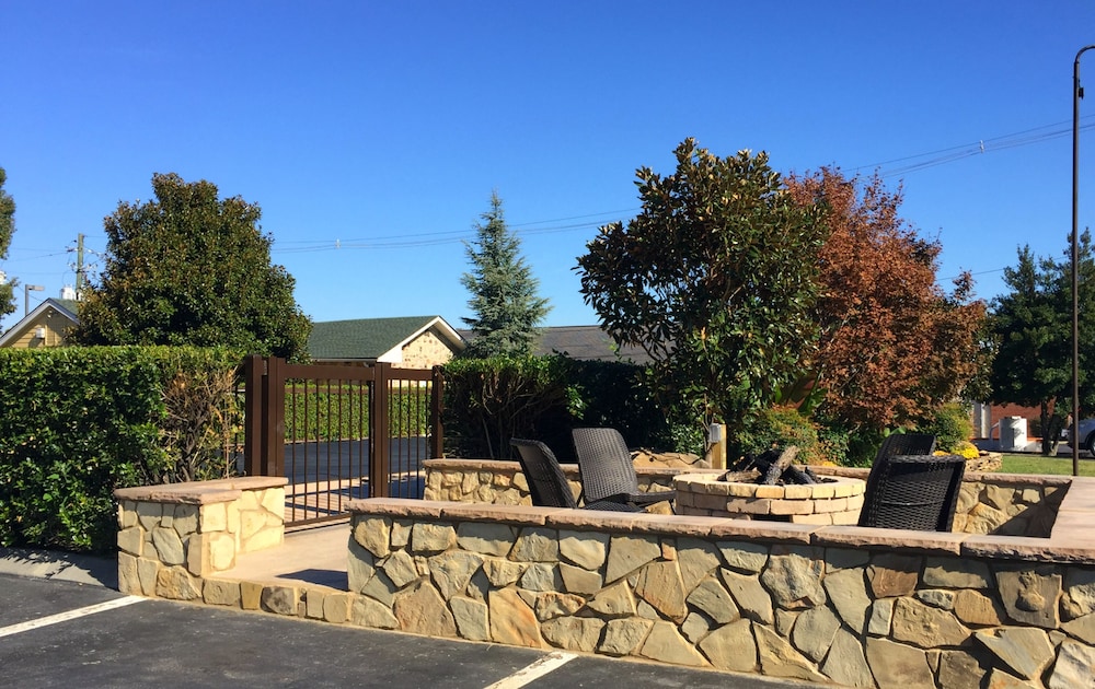 Baymont By Wyndham Sevierville Pigeon Forge 6/41