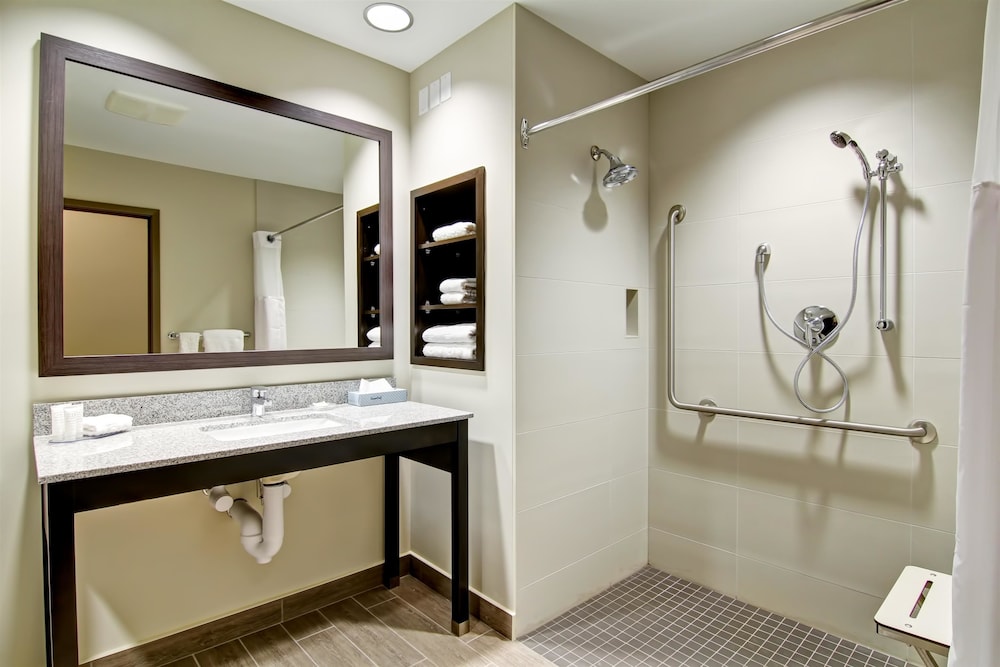 Best Western London Airport Inn Suites 22/53