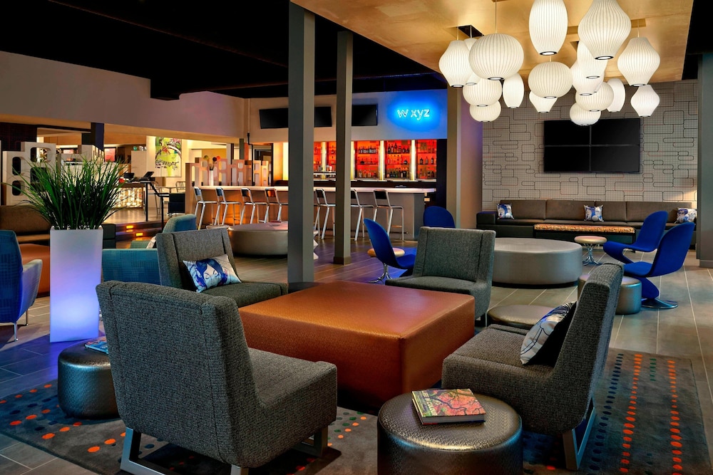 Aloft Calgary University 15/21