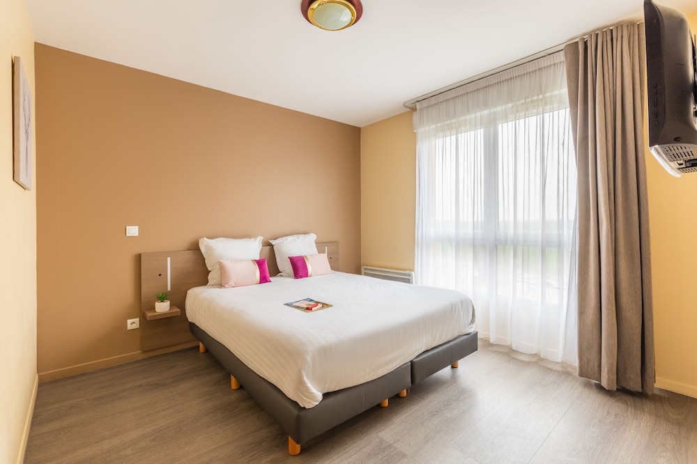Hotel Residence Zenitude Magny Les Hameaux Versailles 17/49