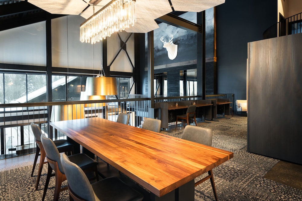 Continuum Hotel 28/50