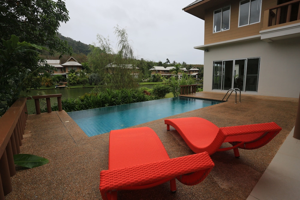 Sakoo Valley Naithon Beach 39/50