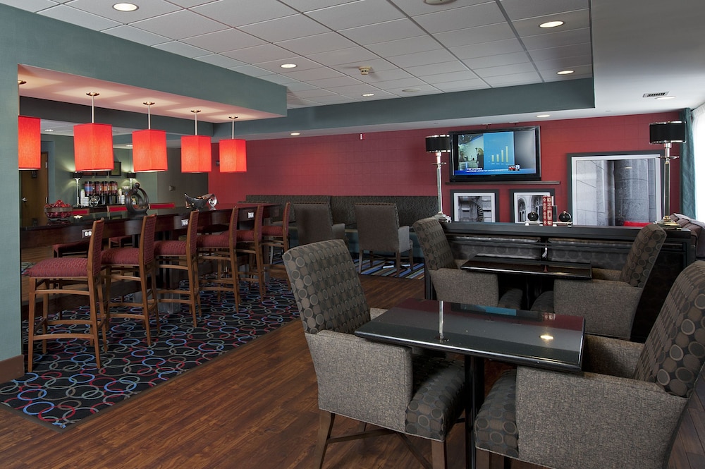 Hampton Inn Grand Rapids South 32/46