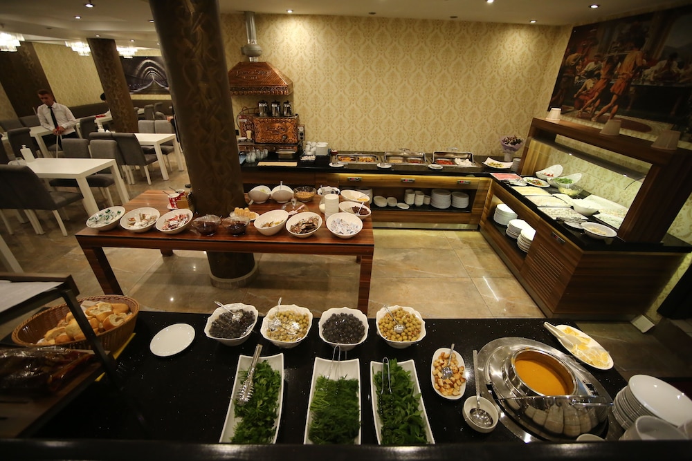 Grand Silay Hotel 45/50