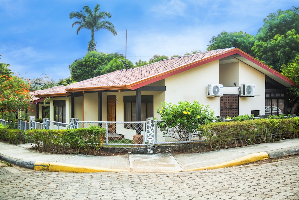 HOTEL & VILLAS NACAZCOL 46/50