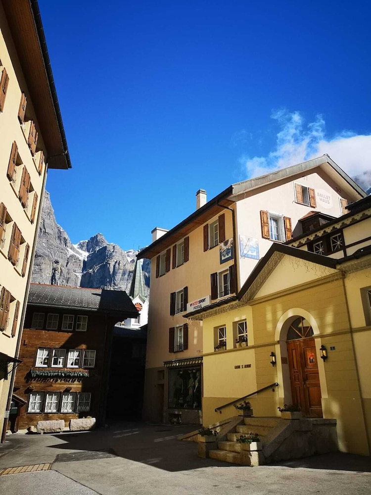 Thermal Hotels And Walliser Alpentherme Leukerbad 5/77