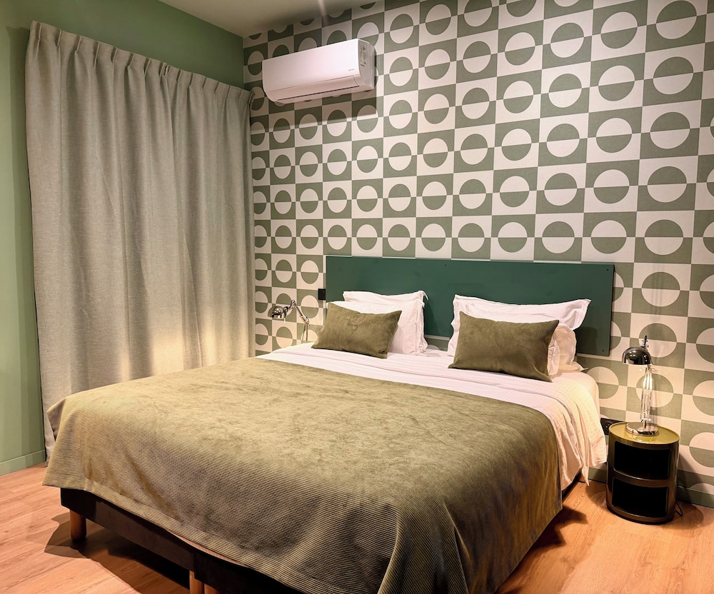 Nouvel Hotel 9/40