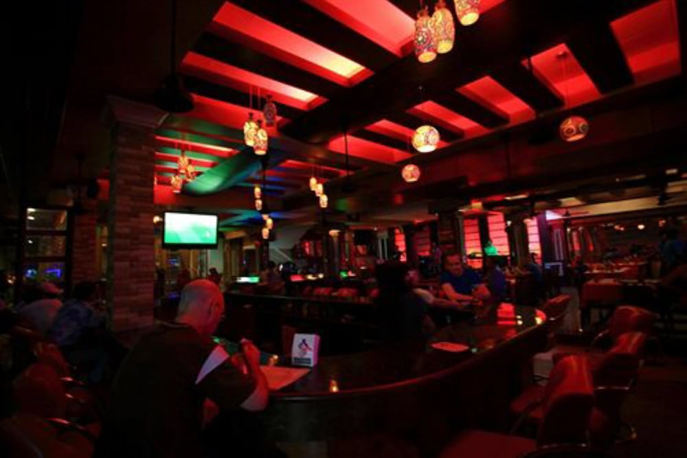 P 72 Hotel Bar 41/50