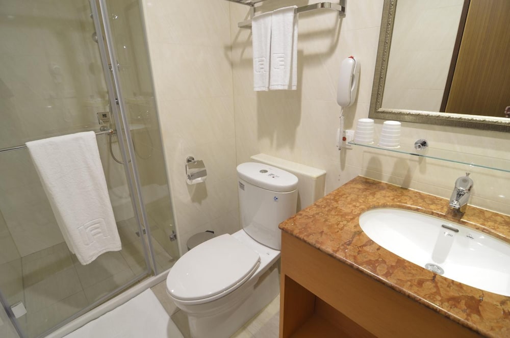 Fuward Hotel Tainan 12/64