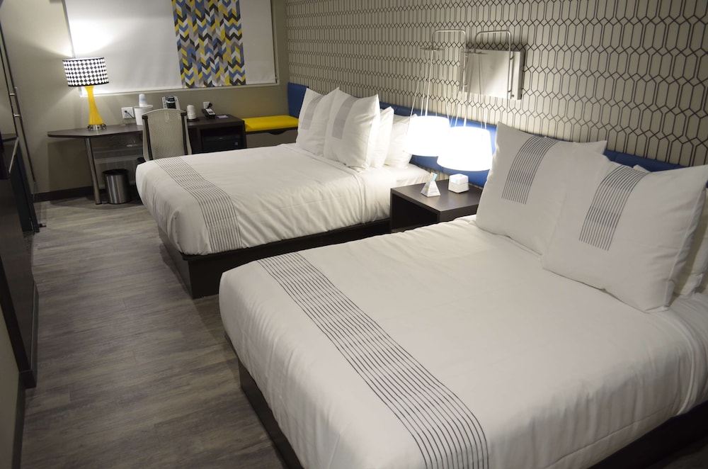 Glo Best Western Tulsa-Catoosa East Route 66 13/29