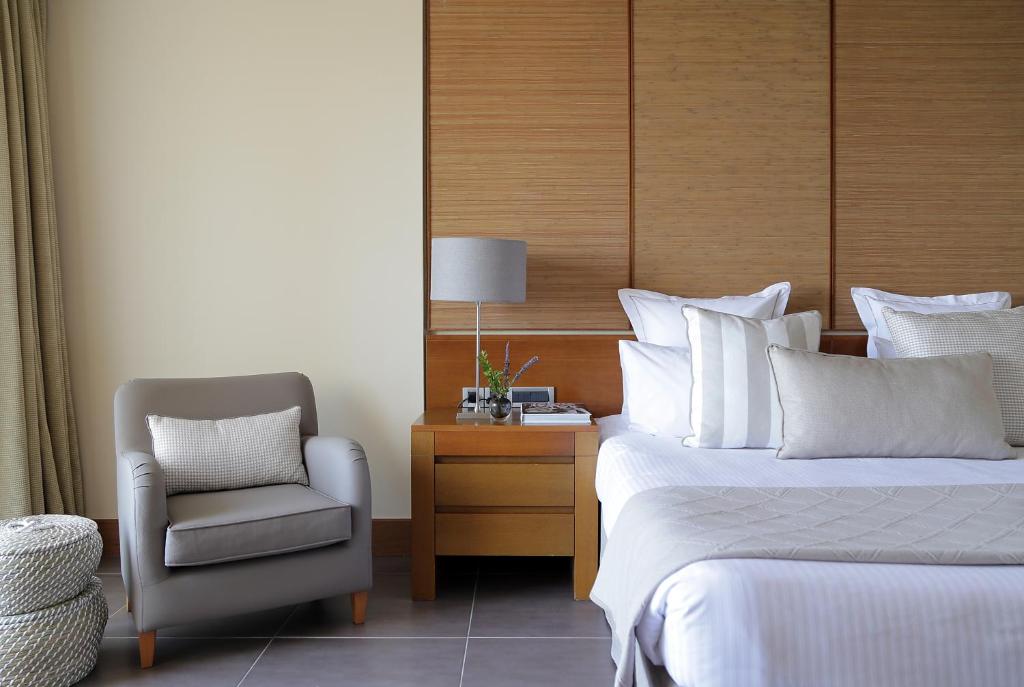 Room, Single, Double Bed, Golf Course View