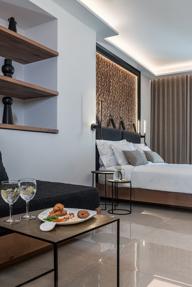 Petinos Hotel 33/34