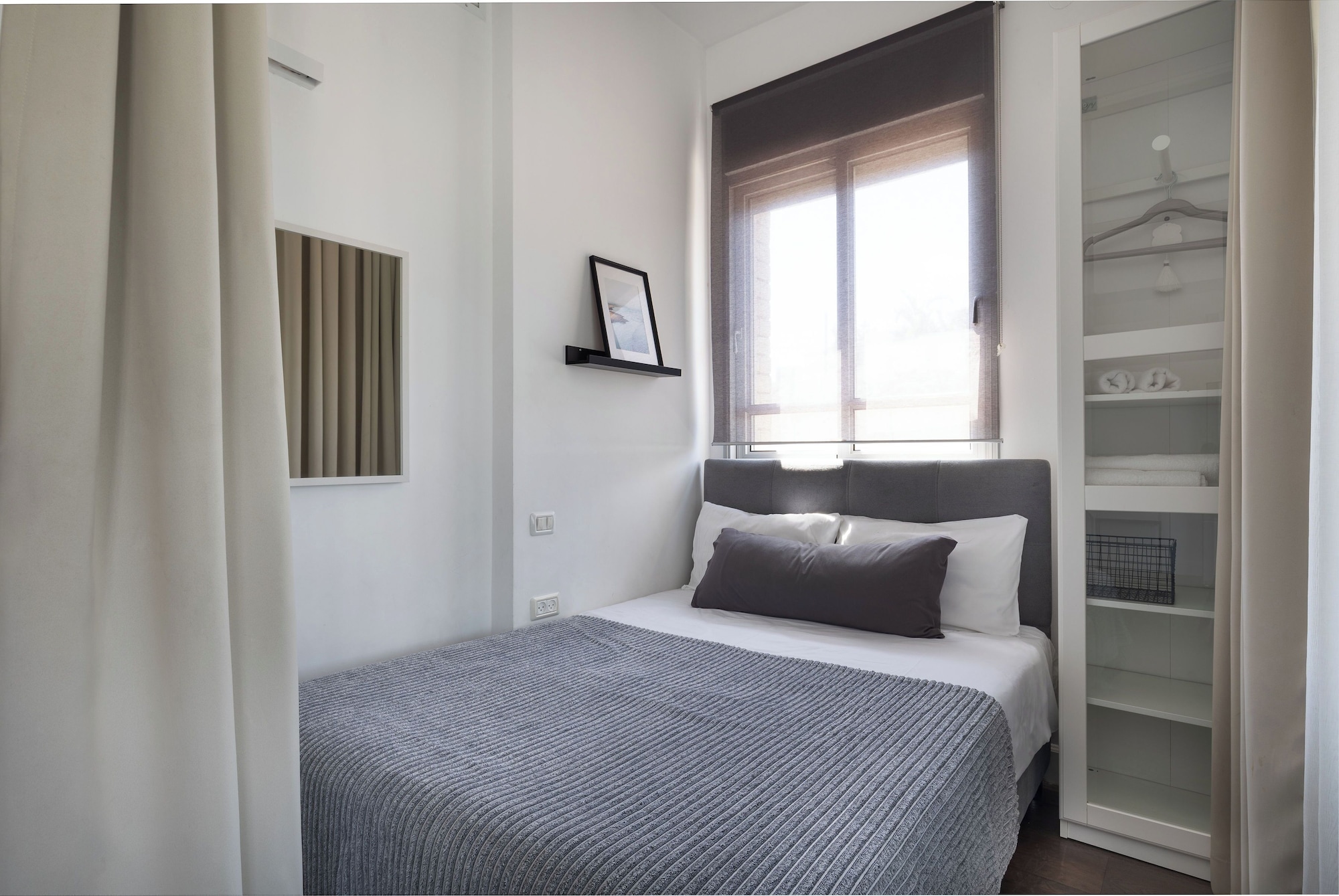 EXCLUSIVE, APARTMENT, MULTIPLE BEDS