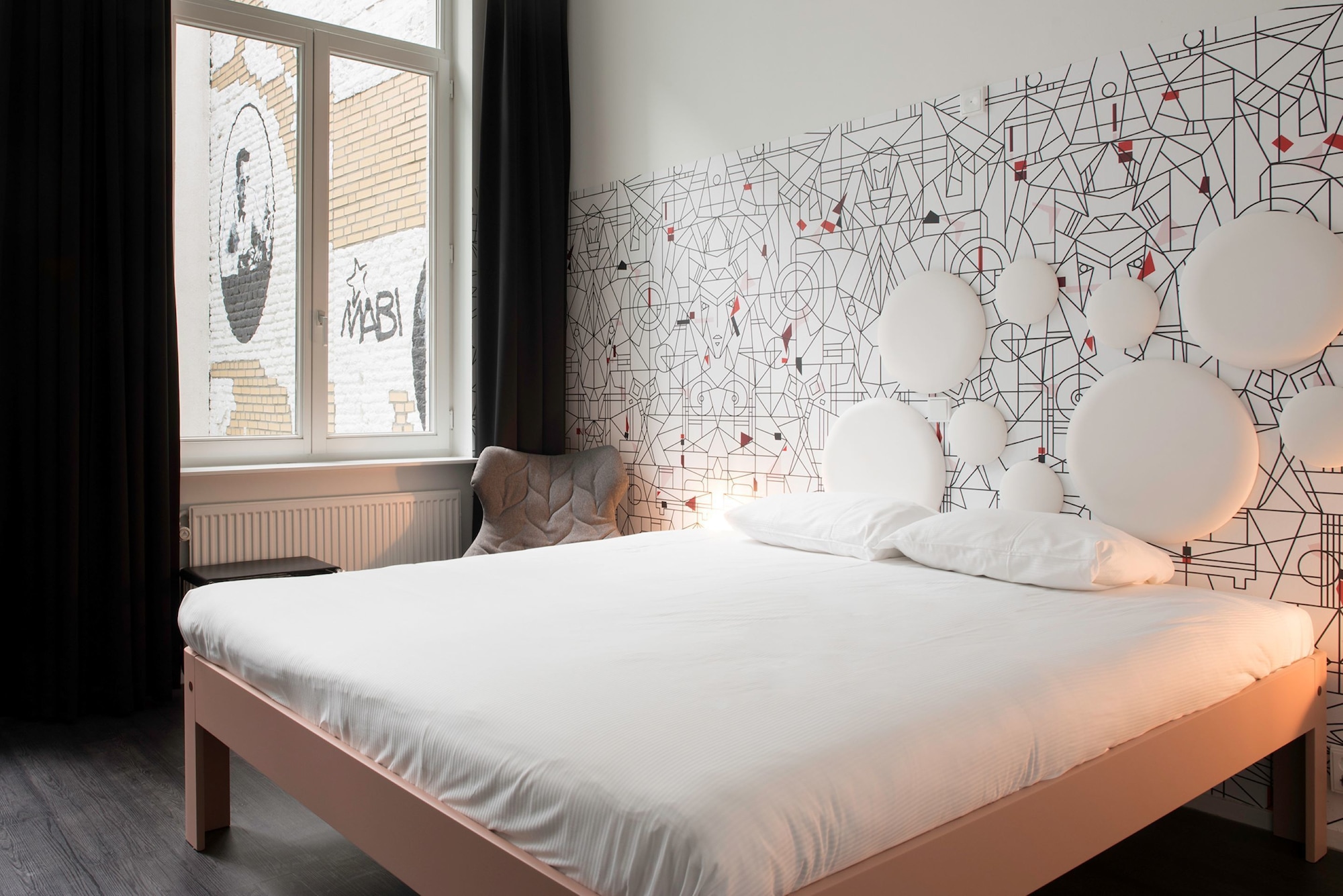 SUPERIOR, KING BED