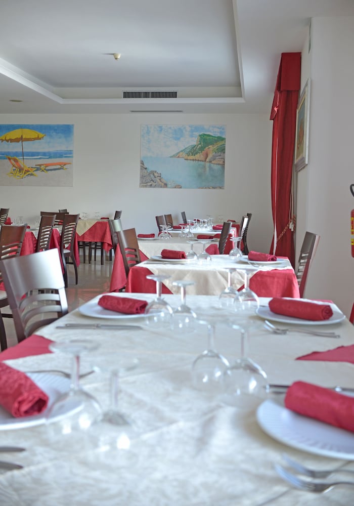 Pigalle Hotel 47/64